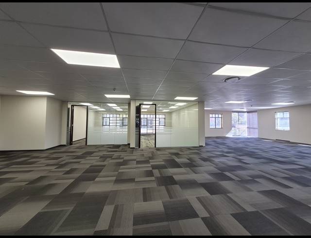 1,012M² OFFICE TO LET IN ILLOVO